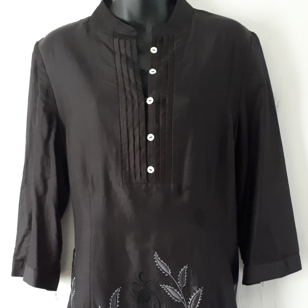 Coldwater Creek Medium Lightweigh Black Tunic Top